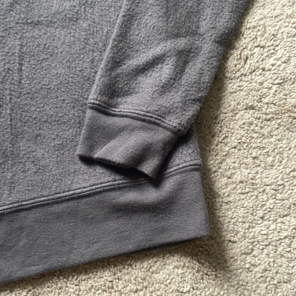 Grayson/Threads Sweatshirt - Picture 4 of 7